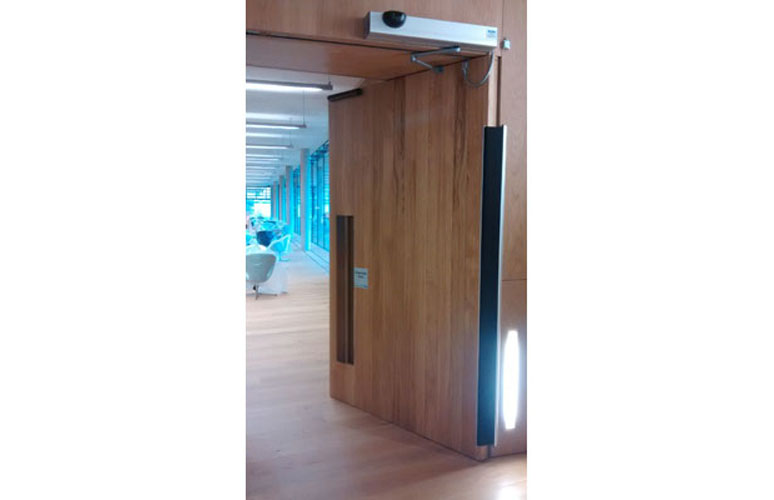 dlr-heavy-duty3-automatic-swing-automatic-door-automation-disabled-wheelchair-access