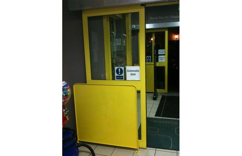 en16005-safety-barriers-automatic-doors-1