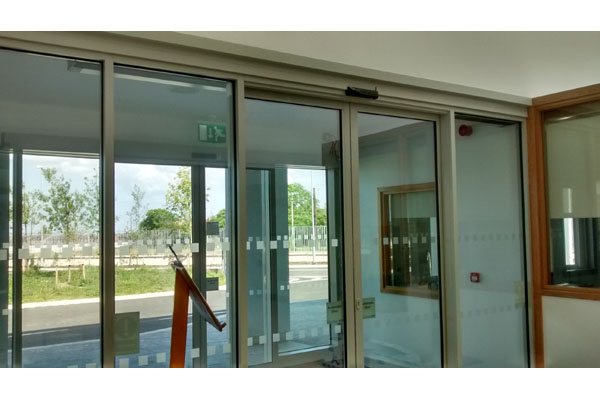 hospital3-glass-double-automatic-door-sliding-door-automation-wheelchair-disabled-access