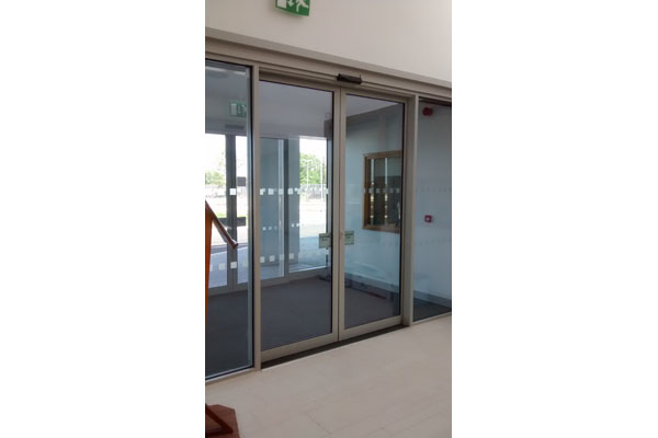 hospital4-glass-double-automatic-door-sliding-door-automation-wheelchair-disabled-access